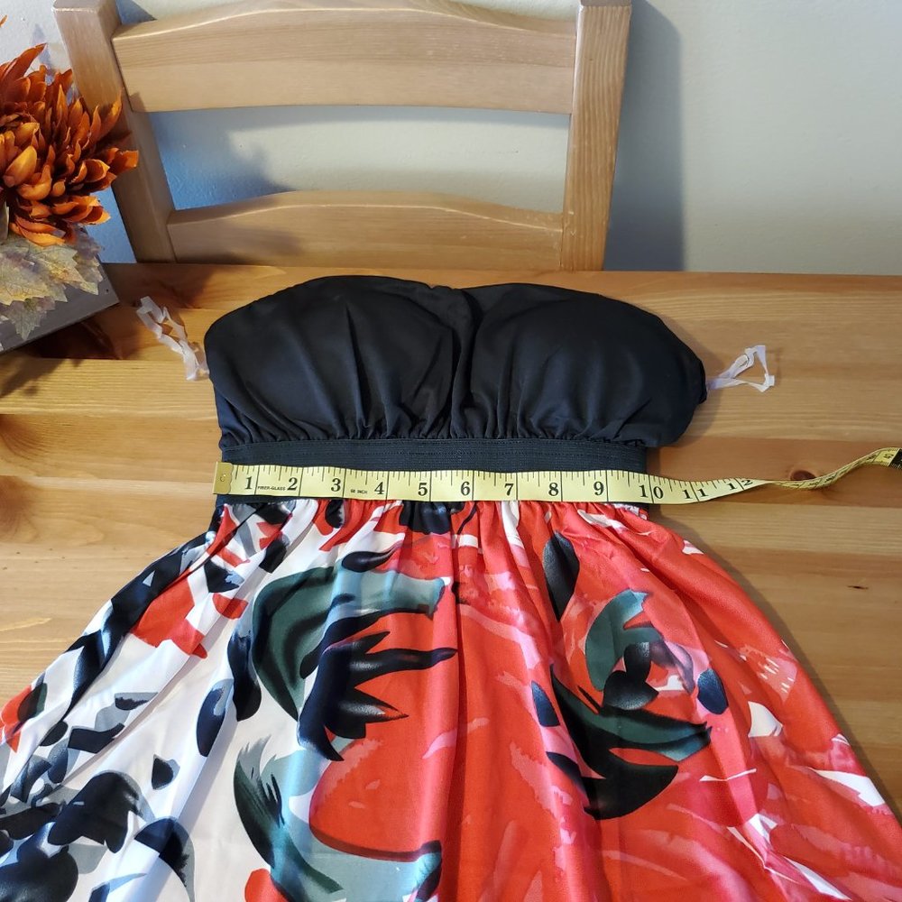 She's Cool - Women's Black Red Floral Strapless Semi Sweetheart Neck Mini Dress - Picture 4 of 7